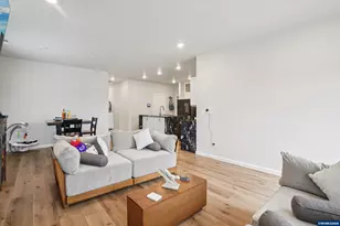 438 Greencrest St NE, Salem, OR 97301 - Photo 9