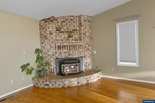 2387 Wintergreen Ave NW, Salem, OR 97304 - Photo 9