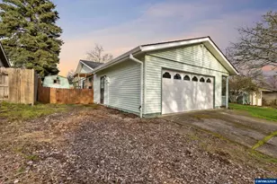 2387 Wintergreen Ave NW, Salem, OR 97304 - Photo 39