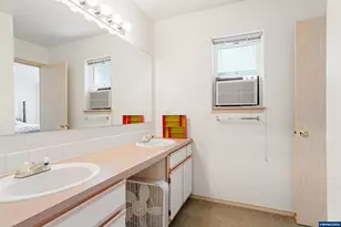 1478 Madelyn Ave SE, Salem, OR 97306 - Photo 17