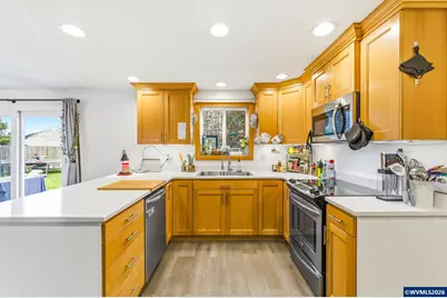 4855 Falcon Ct NE, Salem, OR 97305 - Photo 11