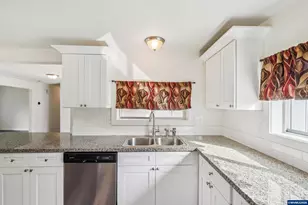 758 Browning Ave S, Salem, OR 97302 - Photo 11