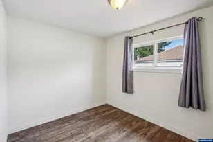 758 Browning Ave S, Salem, OR 97302 - Photo 17