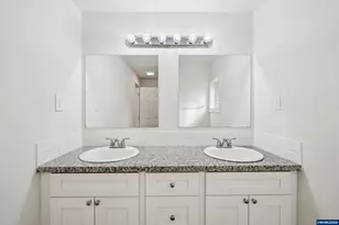 758 Browning Ave S, Salem, OR 97302 - Photo 23