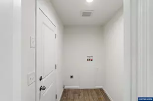 217 SE Juniper St, Mill City, OR 97360 - Photo 13