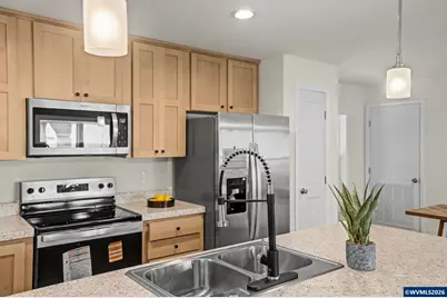 217 SE Juniper St, Mill City, OR 97360 - Photo 5