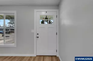 982 Queen Ct NE, Salem, OR 97301 - Photo 3