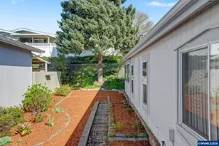 2120 Robins Ln SE, Salem, OR 97306 - Photo 37