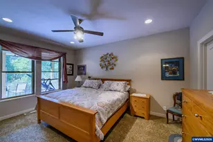 48482 Meadow Way, Oakridge, OR 97463 - Photo 11