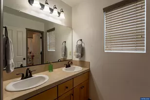 2371 Laura Vista Dr NW, Albany, OR 97321 - Photo 15