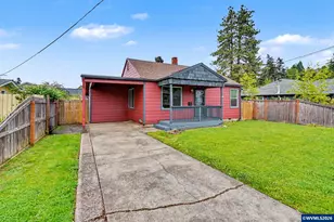 407 Jersey St, Silverton, OR 97381 - Photo 3
