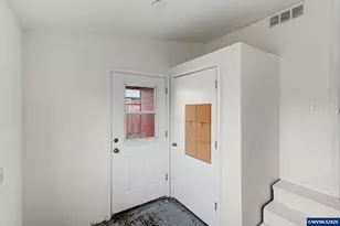 407 Jersey St, Silverton, OR 97381 - Photo 13