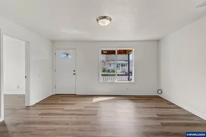 407 Jersey St, Silverton, OR 97381 - Photo 7