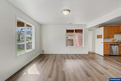 407 Jersey St, Silverton, OR 97381 - Photo 5