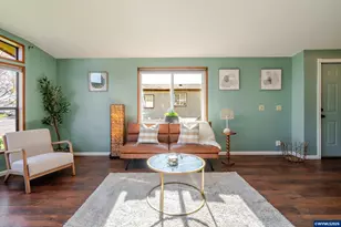 34505 Riverside Dr, Albany, OR 97321 - Photo 9