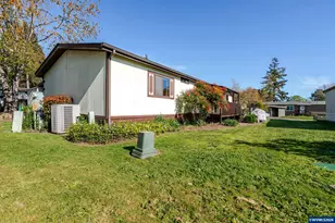 34505 Riverside Dr, Albany, OR 97321 - Photo 3