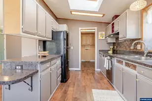 34505 Riverside Dr, Albany, OR 97321 - Photo 13