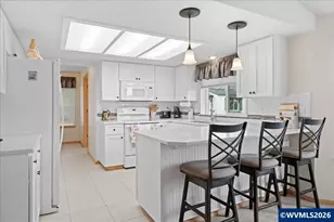 610 SW 7th St, Sublimity, OR 97385 - Photo 9