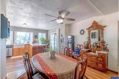 1054 N River Rd, Sweet Home, OR 97386 - Photo 27