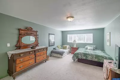 1054 N River Rd, Sweet Home, OR 97386 - Photo 21