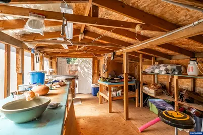 1054 N River Rd, Sweet Home, OR 97386 - Photo 45