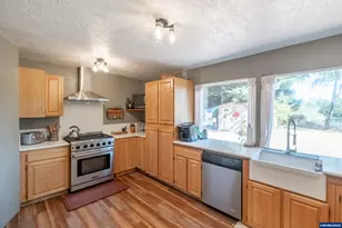 1054 N River Rd, Sweet Home, OR 97386 - Photo 33