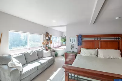 1054 N River Rd, Sweet Home, OR 97386 - Photo 13