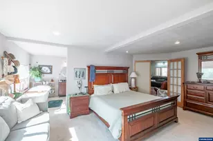 1054 N River Rd, Sweet Home, OR 97386 - Photo 11