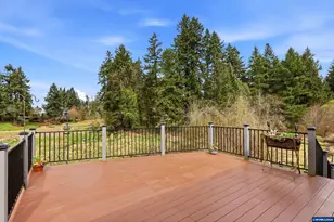 2055 SE Oak Crest Dr, Hillsboro, OR 97123 - Photo 9