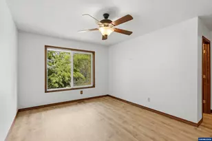 2055 SE Oak Crest Dr Dr, Hillsboro, OR 97123 - Photo 15