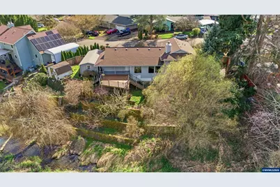 2055 SE Oak Crest Dr, Hillsboro, OR 97123 - Photo 31