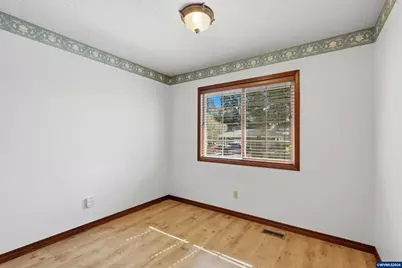 2055 SE Oak Crest Dr Dr, Hillsboro, OR 97123 - Photo 17