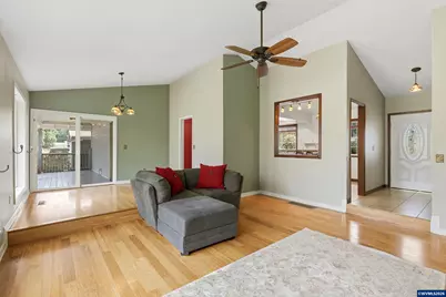 2055 SE Oak Crest Dr Dr, Hillsboro, OR 97123 - Photo 3