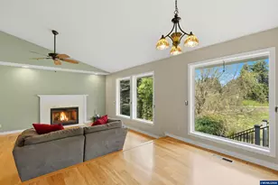 2055 SE Oak Crest Dr, Hillsboro, OR 97123 - Photo 3