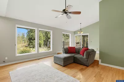 2055 SE Oak Crest Dr, Hillsboro, OR 97123 - Photo 5