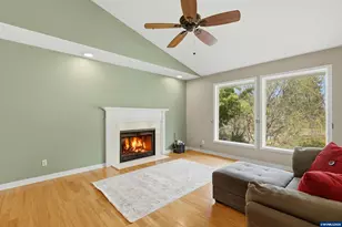 2055 SE Oak Crest Dr, Hillsboro, OR 97123 - Photo 3