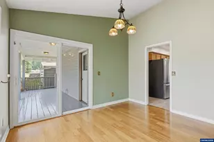 2055 SE Oak Crest Dr Dr, Hillsboro, OR 97123 - Photo 7