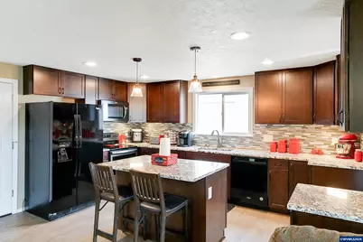 4756 Oakleaf Ct NE, Salem, OR 97305 - Photo 11