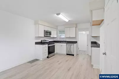 704 16th Av SW, Albany, OR 97321 - Photo 9