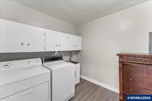 1725 Grant St NE, Salem, OR 97301 - Photo 13