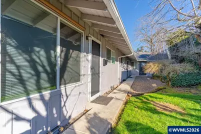 130 24th St NE, Salem, OR 97301 - Photo 3