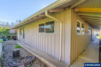 130 24th St NE, Salem, OR 97301 - Photo 11