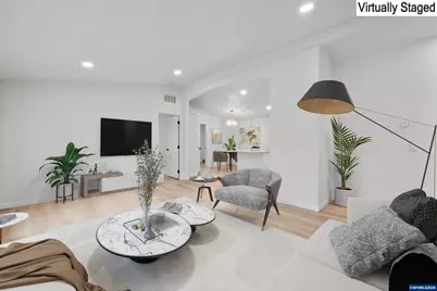 20983 Brentwood Ct NE, Donald, OR 97020 - Photo 3