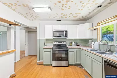 38775 Golden Valley Dr, Lebanon, OR 97355 - Photo 9