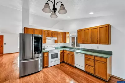 351 Elma Ct NE, Salem, OR 97301 - Photo 9