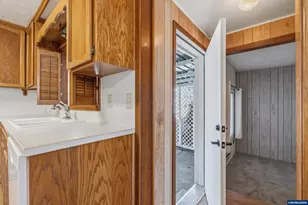 111 Madison St NE, Albany, OR 97321 - Photo 23