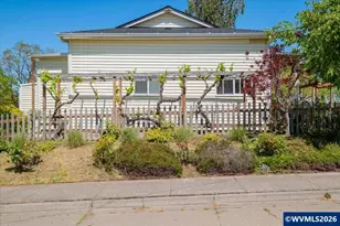 204 N 3rd St, Jefferson, OR 97352 - Photo 41