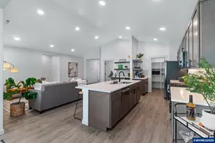 3194 S 13th St, Lebanon, OR 97355 - Photo 9