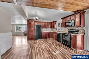 1428 NW 5th St, McMinnville, OR 97128 - Photo 5