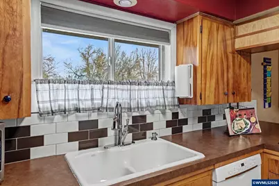 2718 Columbus St SE, Albany, OR 97322 - Photo 17